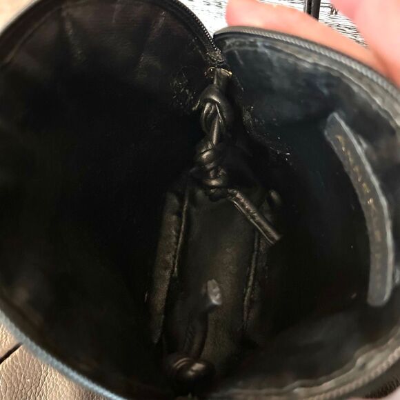 VTG Calderon Black Patent Leather Purse Anne Klein Cross Body, Embossed Perfect! - Picture 8 of 8